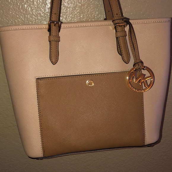 Handbag - Picture 2 of 3